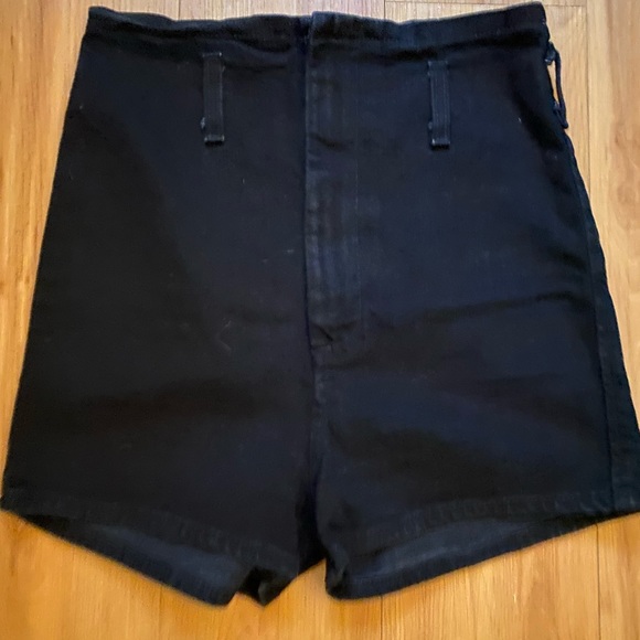 BDG Pin-up Style Black Jean Shorts - high rise - Picture 1 of 3
